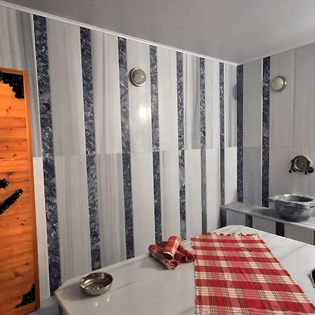 Rhiss Bostanci Hotell 3*