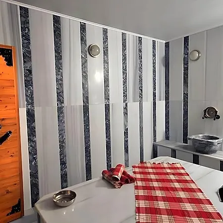 Rhiss Bostanci Hotel 3*