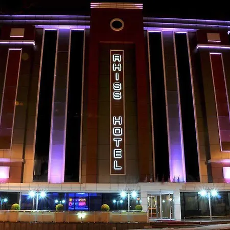 Rhiss Bostanci מלון