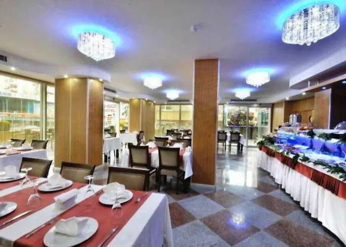 Rhiss Bostanci فندق