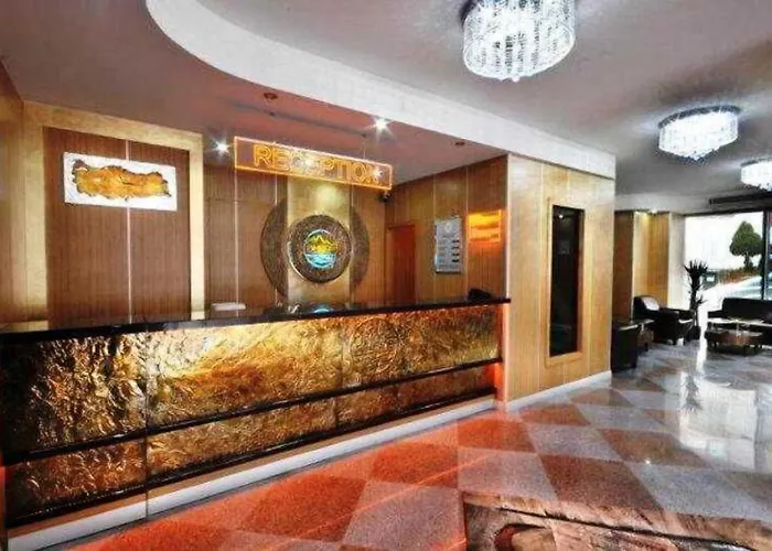 Rhiss Bostanci فندق 3*