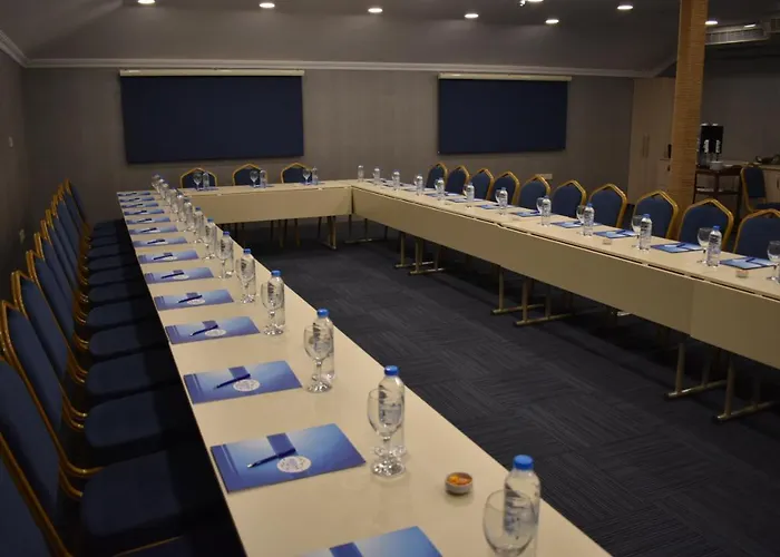 فندق Rhiss Bostanci 3*