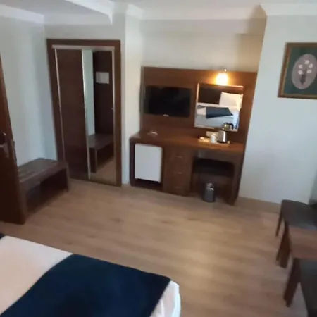 Rhiss Bostanci Hotell