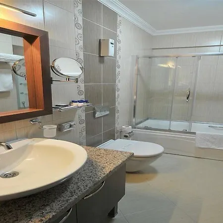 Rhiss Bostanci Hotell